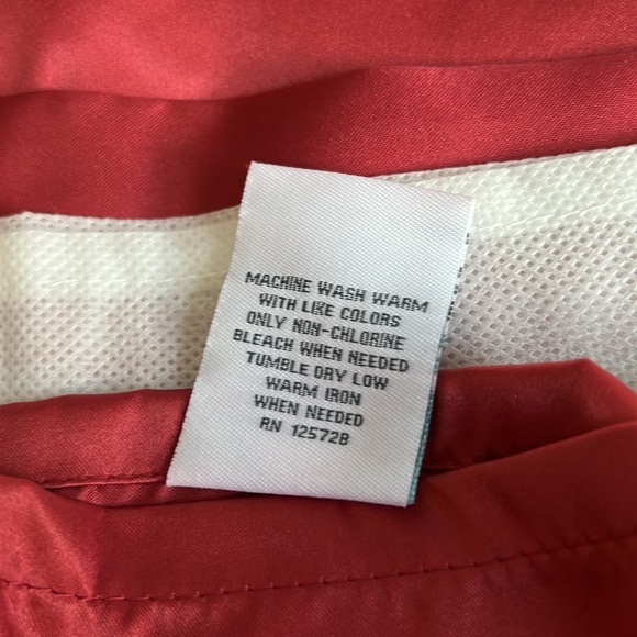 Pillow Shams & Queen Bedskirt -Martha Stewart Collection Embroidered Satin - 4pc - Picture 8 of 8